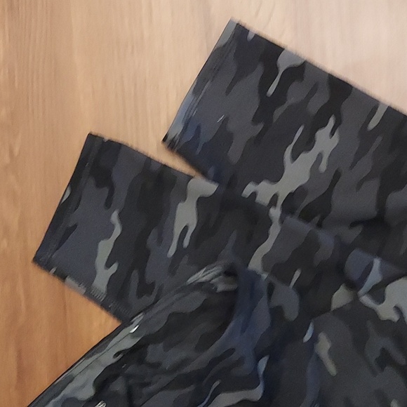Camouflage Leggings - Picture 3 of 4